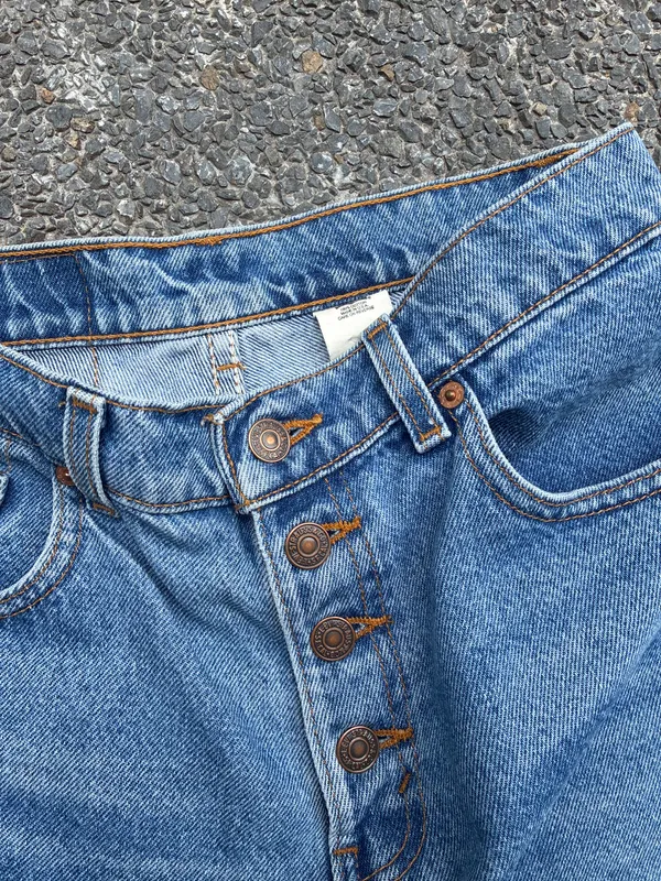 SHORT JEAN LEVIS