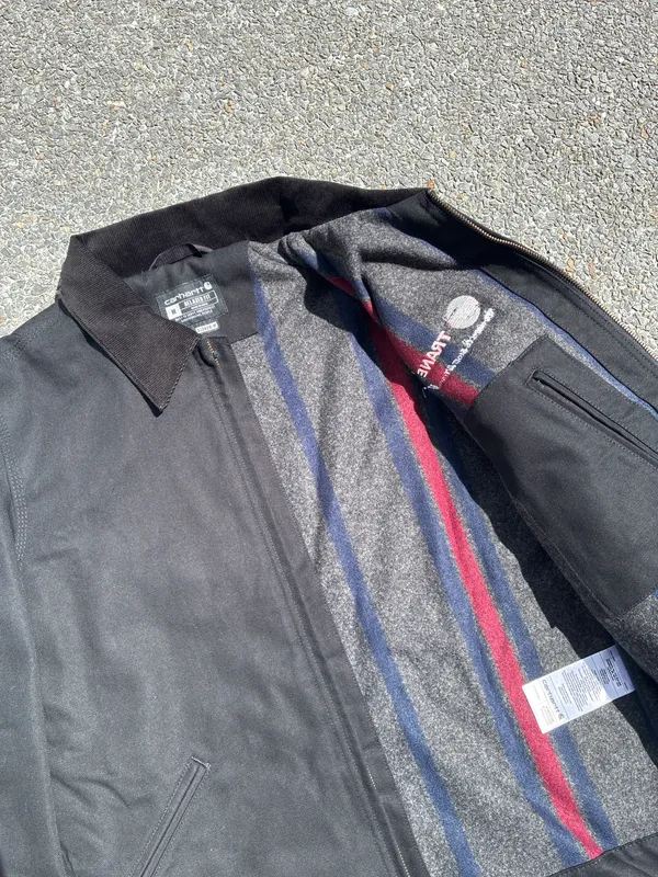 CAMPERA CARHARTT DETROIT BORDADA