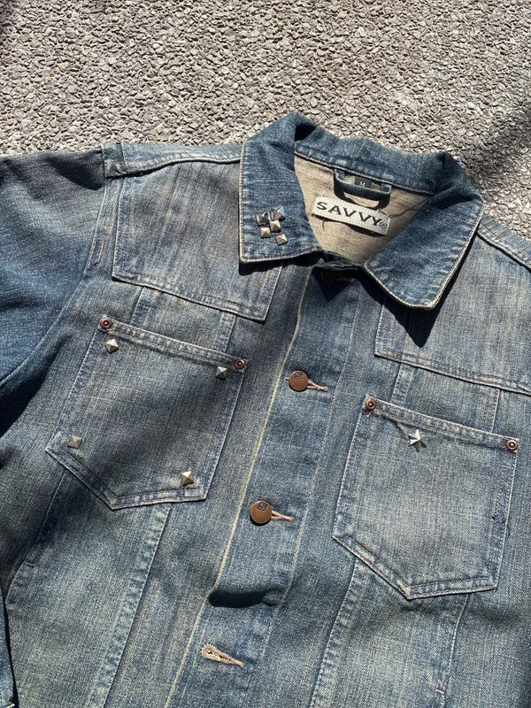 CHAQUETA DE JEAN TACHAS
