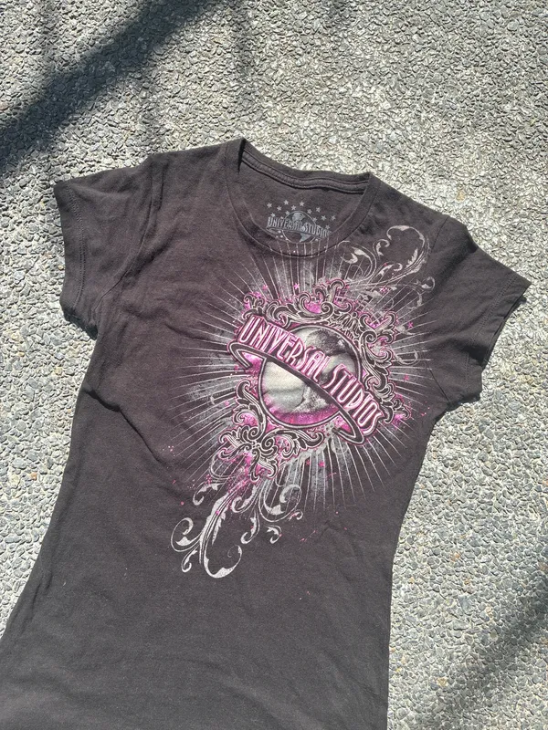 REMERA UNIVERSAL STUDIOS