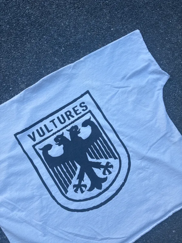 YEEZY VULTURES TEE