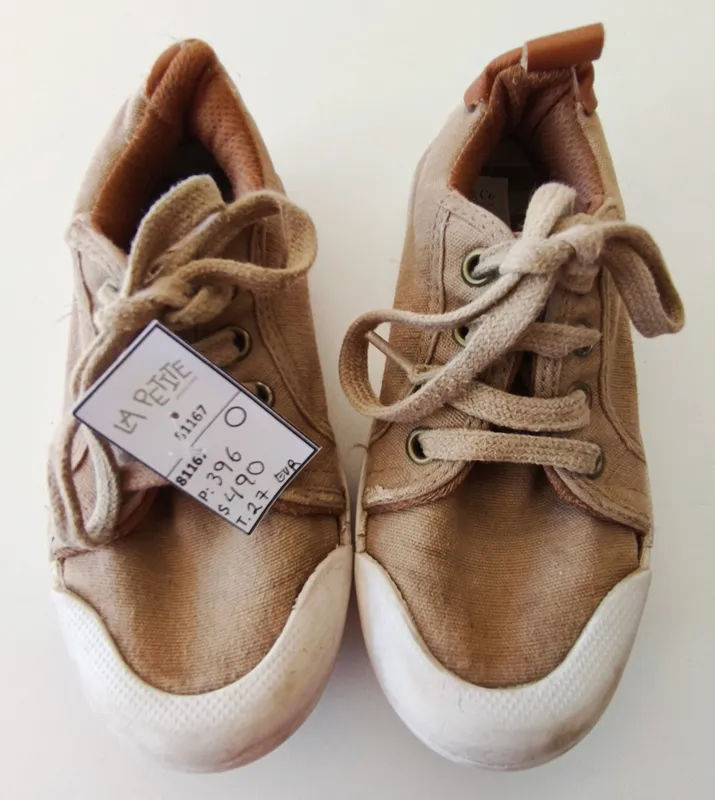 Championes. mimo&co. talle: 27 eur.
