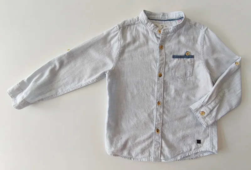Camisa manga larga. zara. talle: 3 - 4.