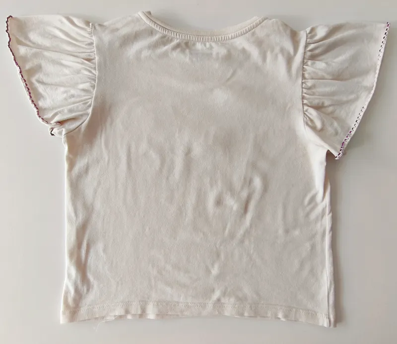 Remera manga corta. fuzarka. talle: 11 - 12.