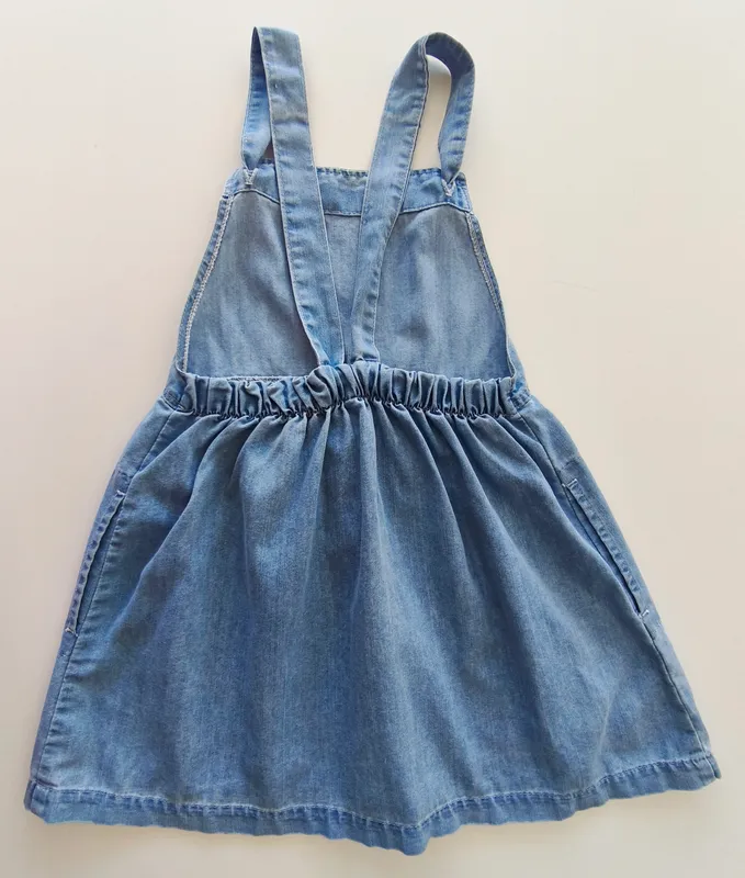 Vestido sin mangas. talle: 8.