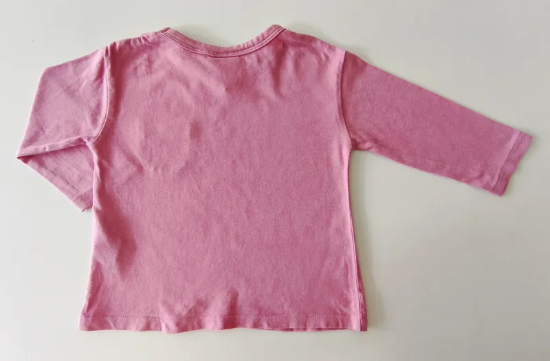 Remera manga larga. zara. talle: 6 - 9 meses.
