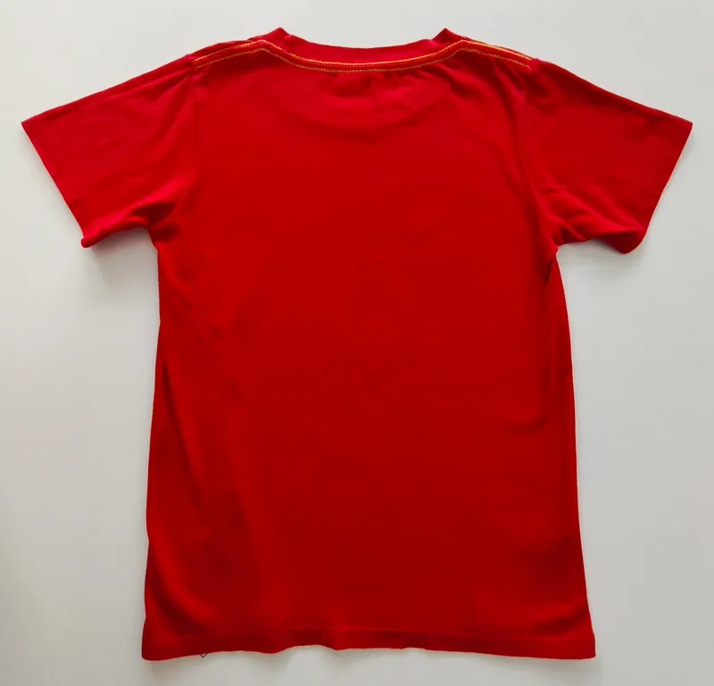 Remera manga corta y capa. kalce. talle: 10.