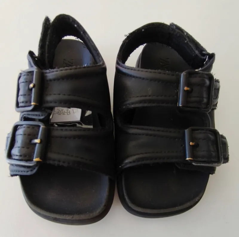 Sandalias. zara. talle: 24