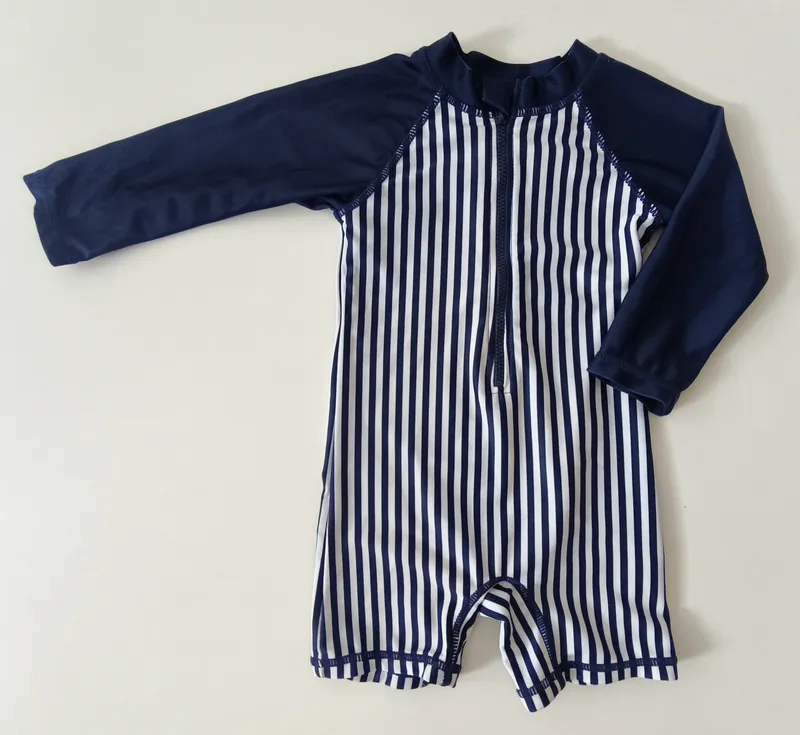Enterito traje de baño. bas. talle: 9 - 12 meses.