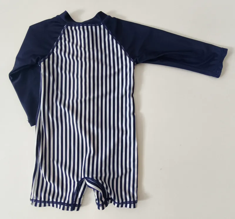 Enterito traje de baño. bas. talle: 9 - 12 meses.