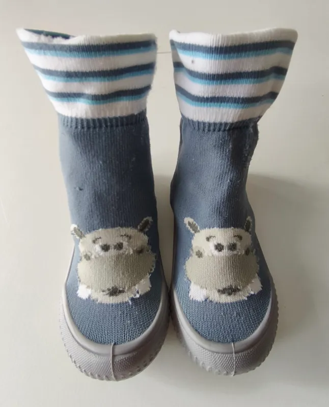 Pantumedias. pimpolho. talle: 24