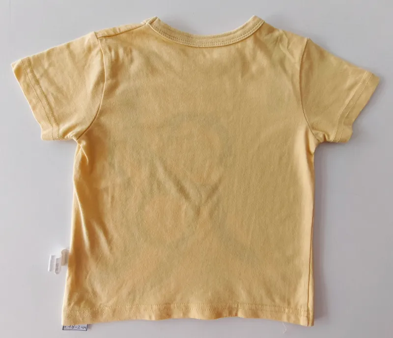 Remera manga corta. talle: 18-24m.
