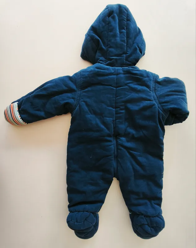 Astronauta de pana. Talle: 9M. 