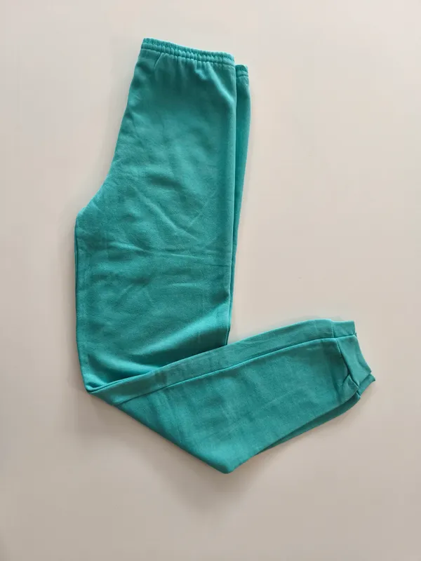 babuchaa joggin verde. Talle 14. 