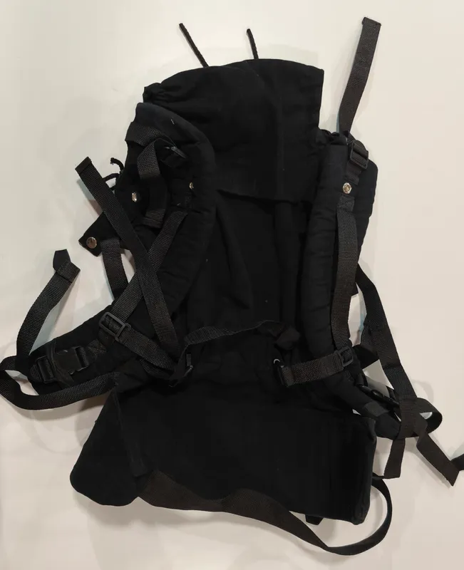 Mochila Porta bebé. Evolutiva negra. AUPA. 