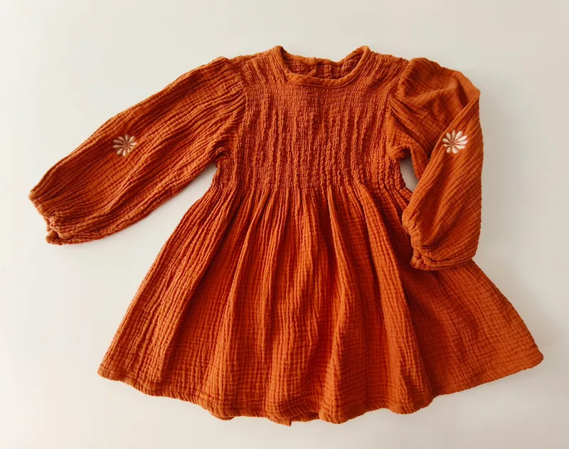Vestido manga larga. Talle: 2 - 3.