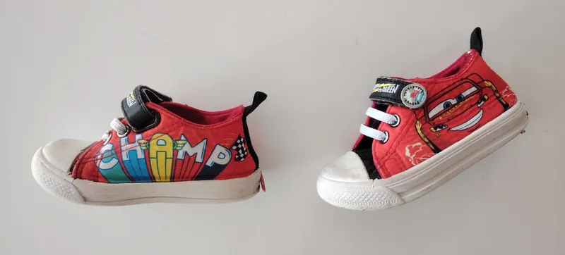 Zapatillas. Talle 23 Eur.