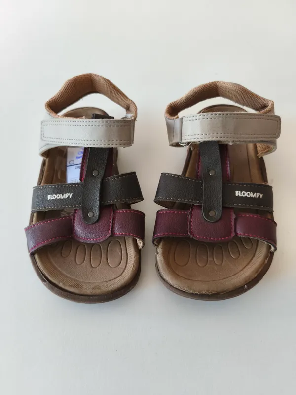 Sandalia. bloompy. talle: 26 eur.