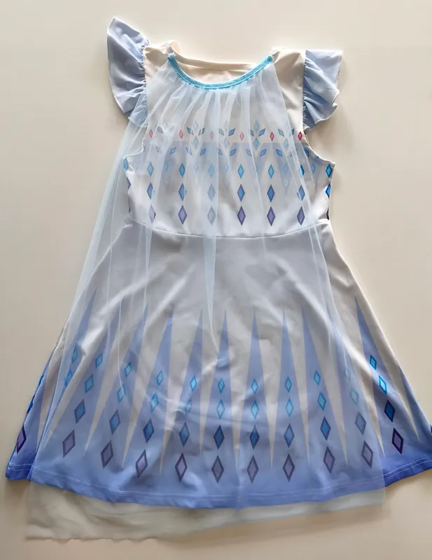 Disfraz tipo frozen. Talle: 8.