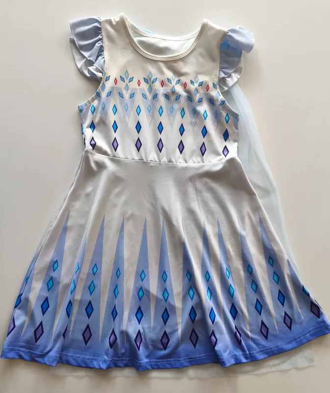 Disfraz tipo frozen. Talle: 8.