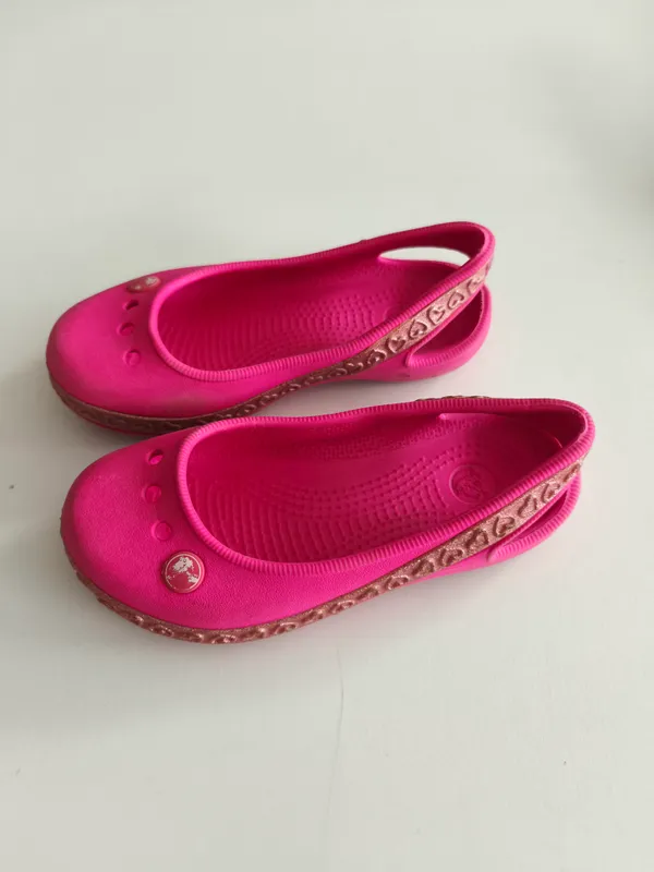 guillerminas crocs. Talle: C9.