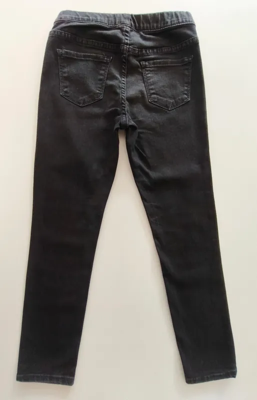 pantalon. H&M. Talle 7 - 8.