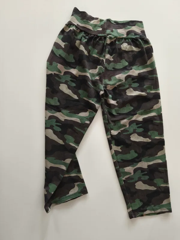Calza camuflada. Talle: 5. 