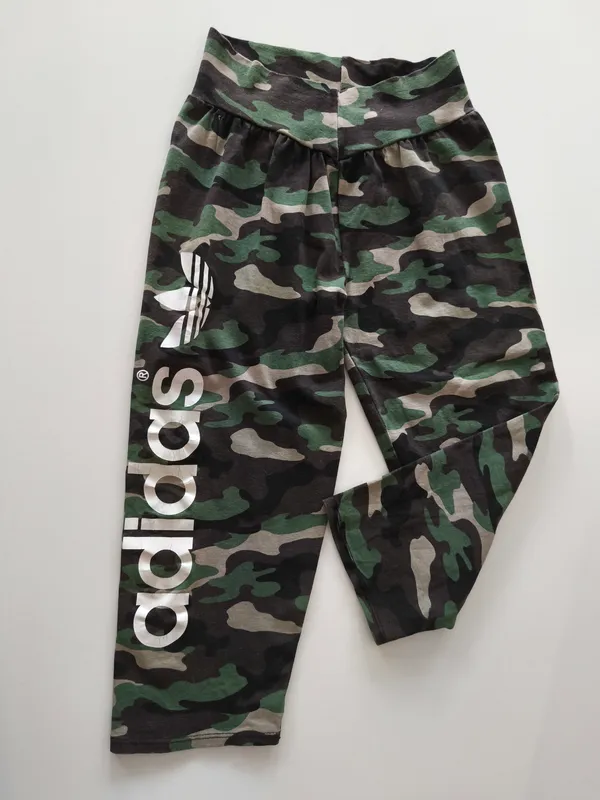 Calza camuflada. Talle: 5. 