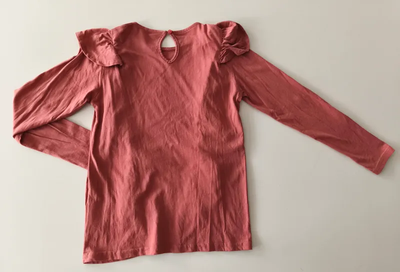 Remera manga larga. bas.