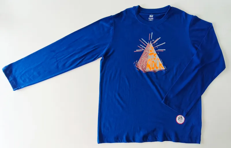 Remera manga larga. bas. talle: 14.