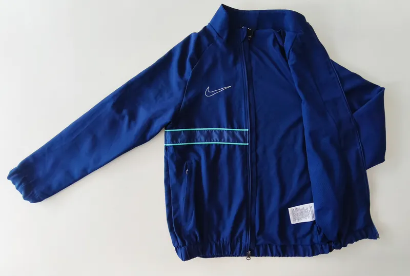 Conjunto deportivo. dri-fit. Talle 12 - 14.