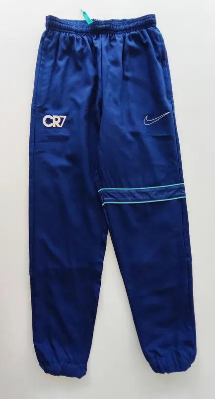 Conjunto deportivo. dri-fit. Talle 12 - 14.