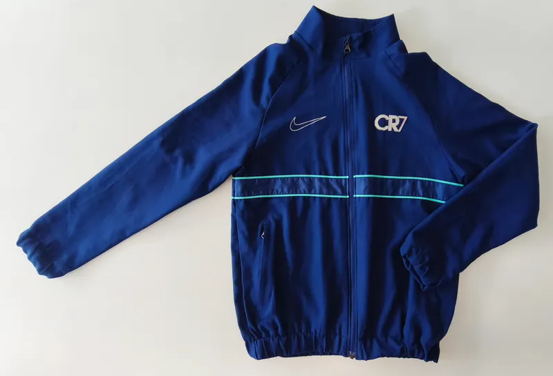 Conjunto deportivo. dri-fit. Talle 12 - 14.