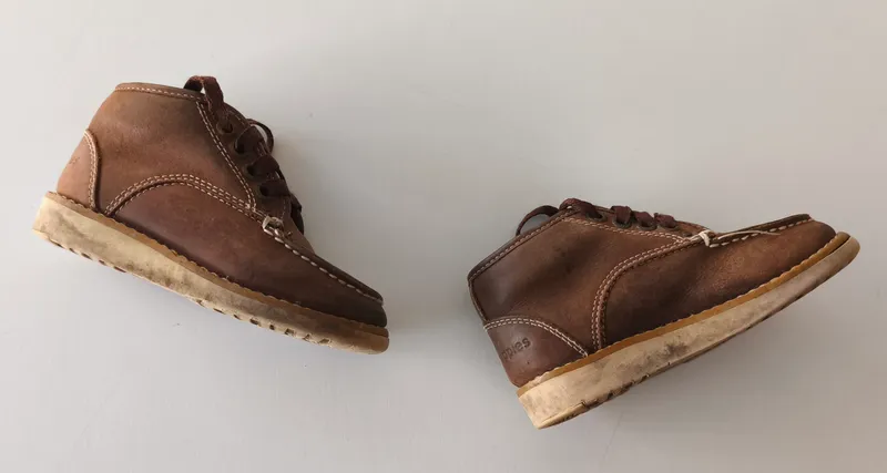 Bota. hush puppies. Talle 26 Eur.