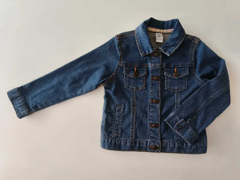 Campera. carter's. Talle 4.