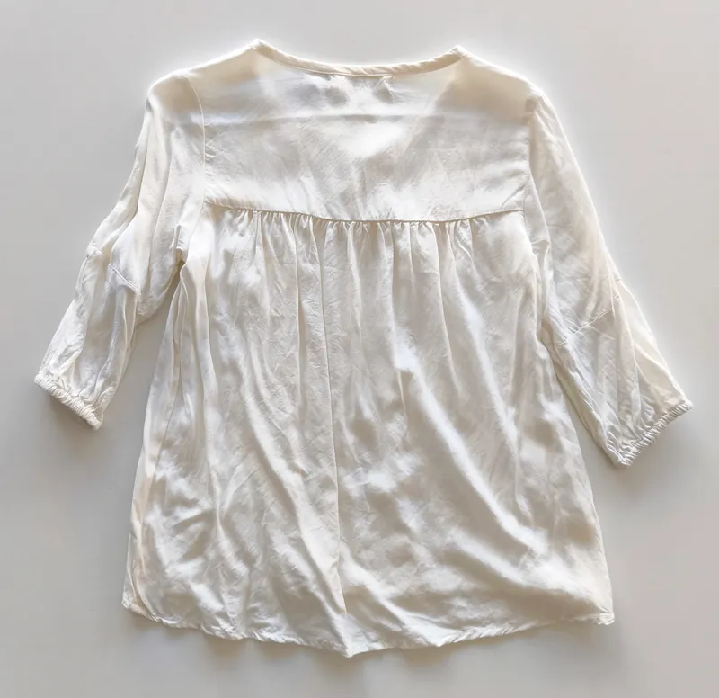 Blusa. bas. Talle 6.