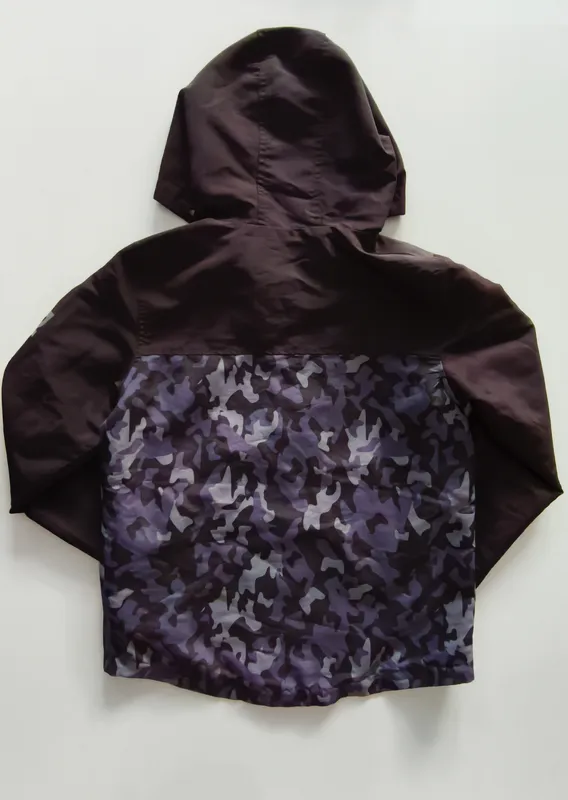 Campera. playstation. Talle 9 - 10.