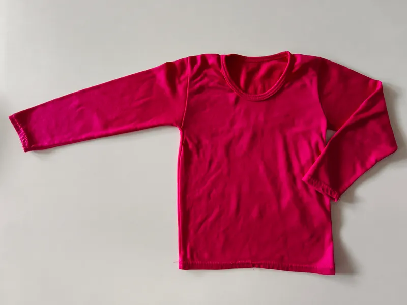 Remera manga larga. Talle 5 -6.