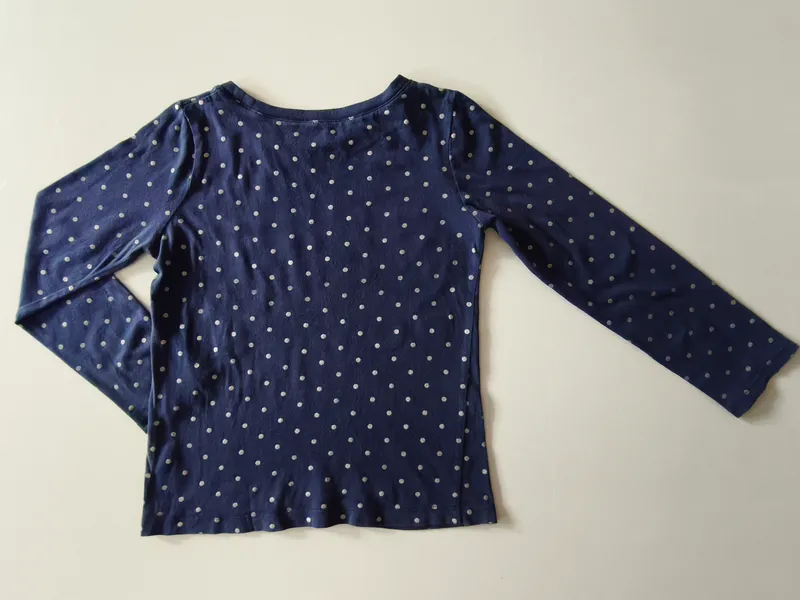 Remera manga larga. carter's. Talle 7.