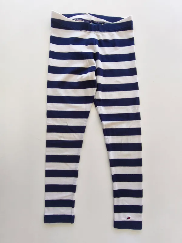 Calza. tommy hilfiger. Talle 6 -7.