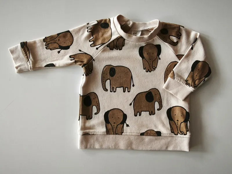 Buzo. h&m. Talle 4 - 6 meses.