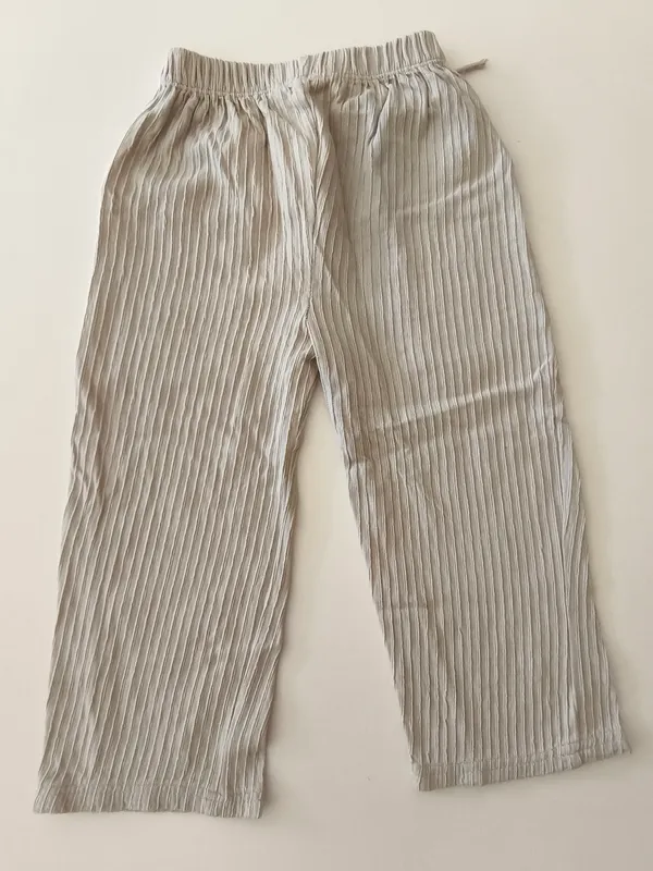 Pantalón. bas.