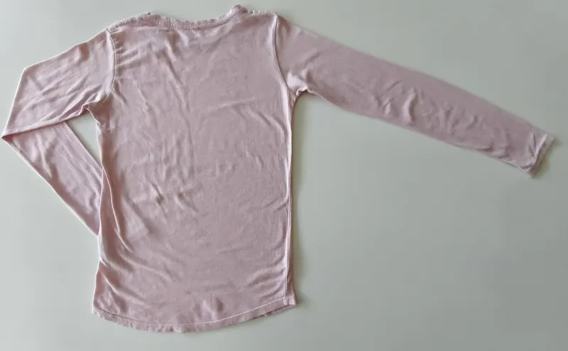 Remera manga larga. bas. Talle 12.