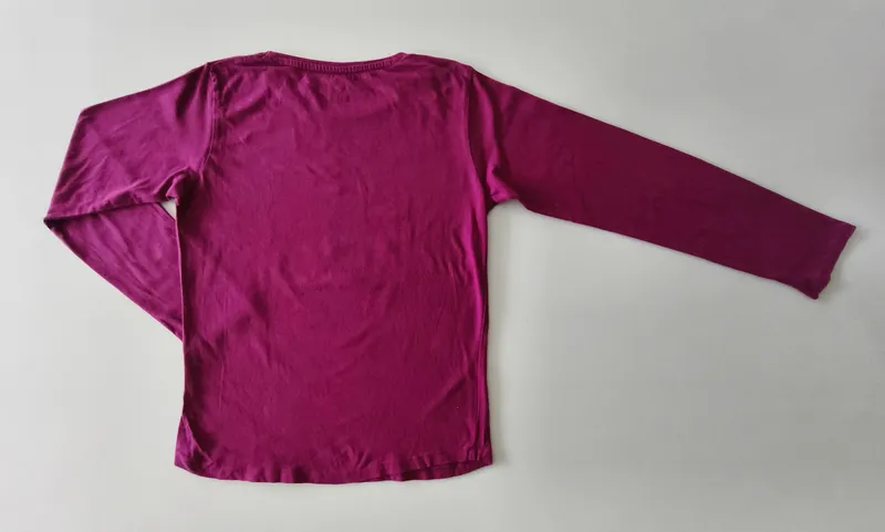 Remera manga larga. bas. Talle 12.