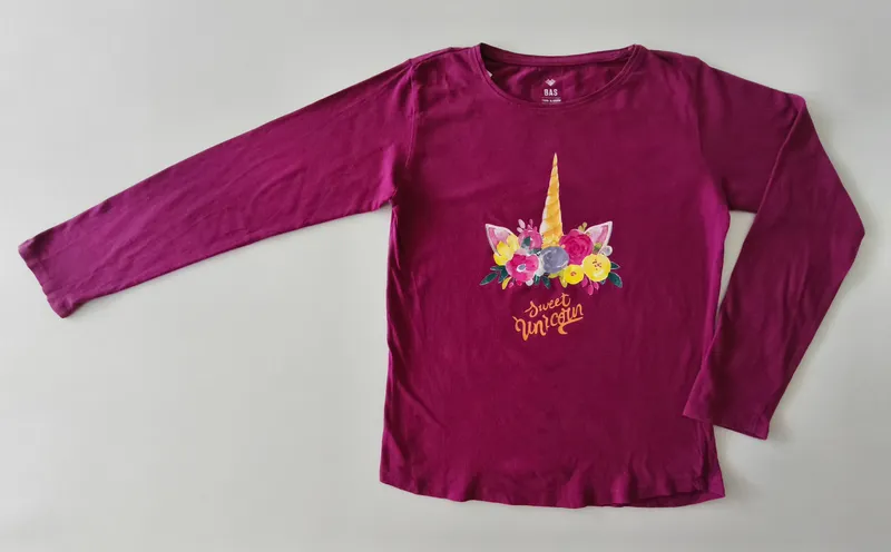 Remera manga larga. bas. Talle 12.