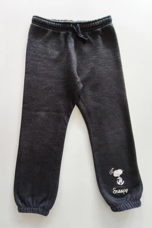 Conjunto deportivo. peanuts. Talle 9 - 10.