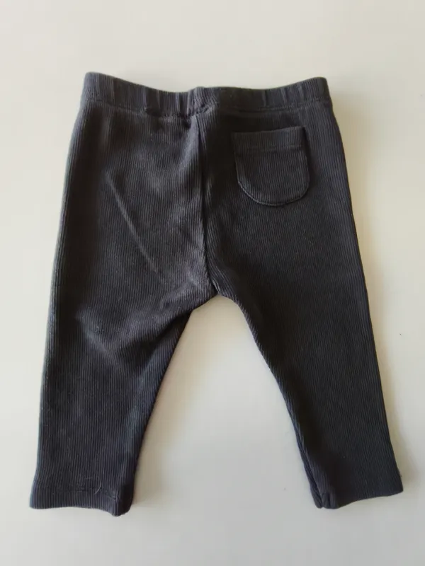 Calza. zara.Talle 3 - 6 meses. 