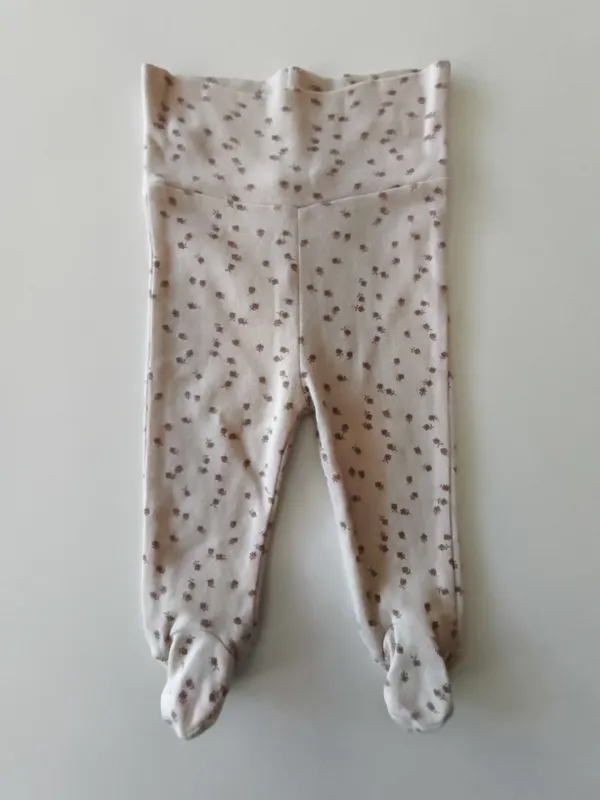 Conjunto. bas. Talle 0 - 3 meses.
