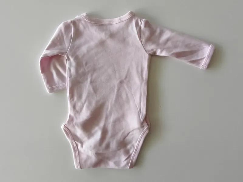 Body. carter's. Talle 3 meses.