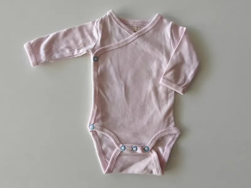 Body. carter's. Talle 3 meses.